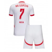 Billiga RB Leipzig Antonio Nusa #7 Barnkläder Hemma fotbollskläder till baby 2024-25 Kortärmad (+ Korta byxor)